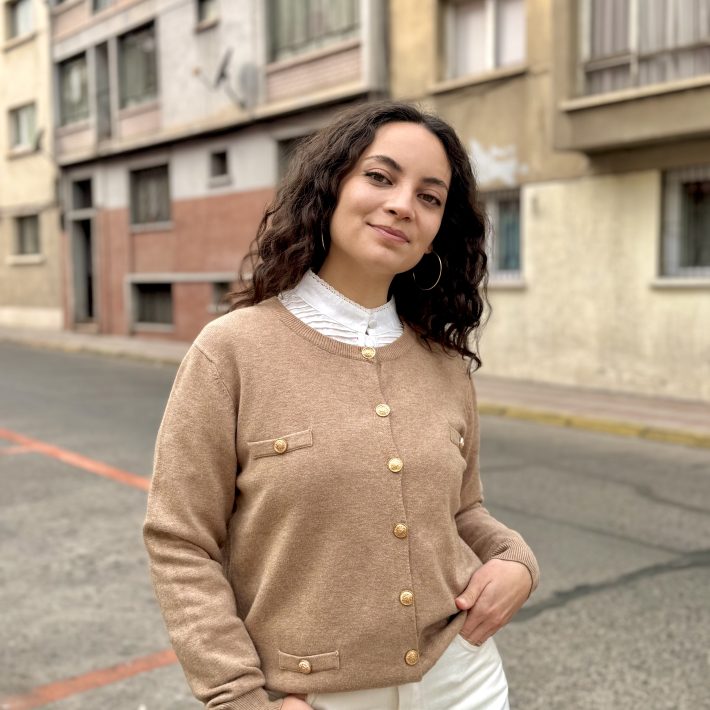 Cardigan tipo Chanel